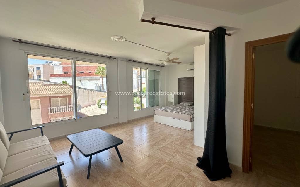 3 Zimmer Apartment zu verkaufen in Ciudad Quesada mit Pool - 205.000 € (Ref: 9937122)