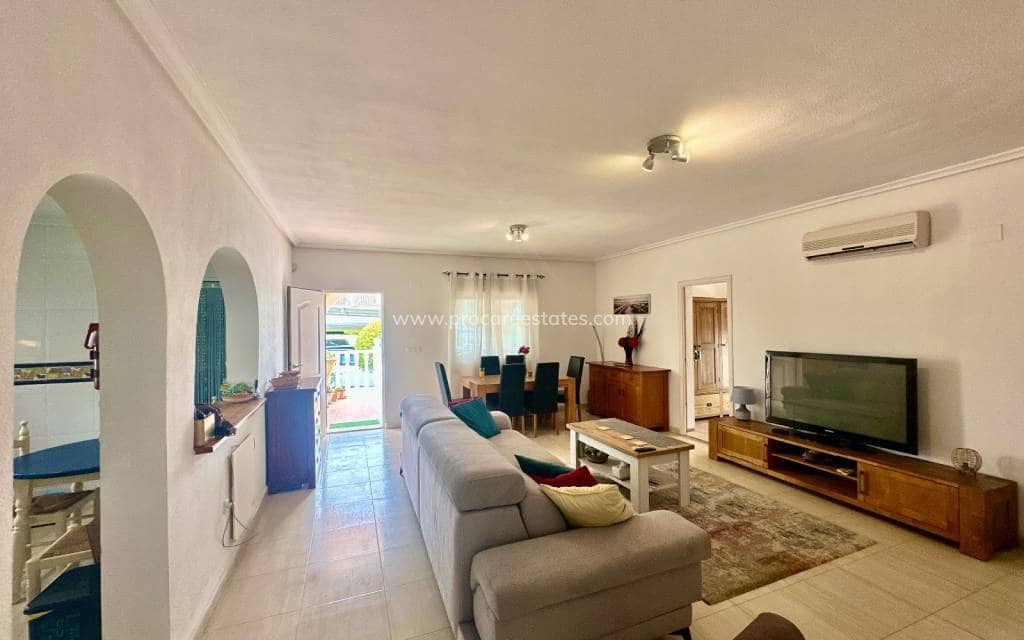 4 sypialnia Finka/Dom wiejski na sprzedaż w Catral z basenem garażem - 375 000 € (Ref: 9983907)
