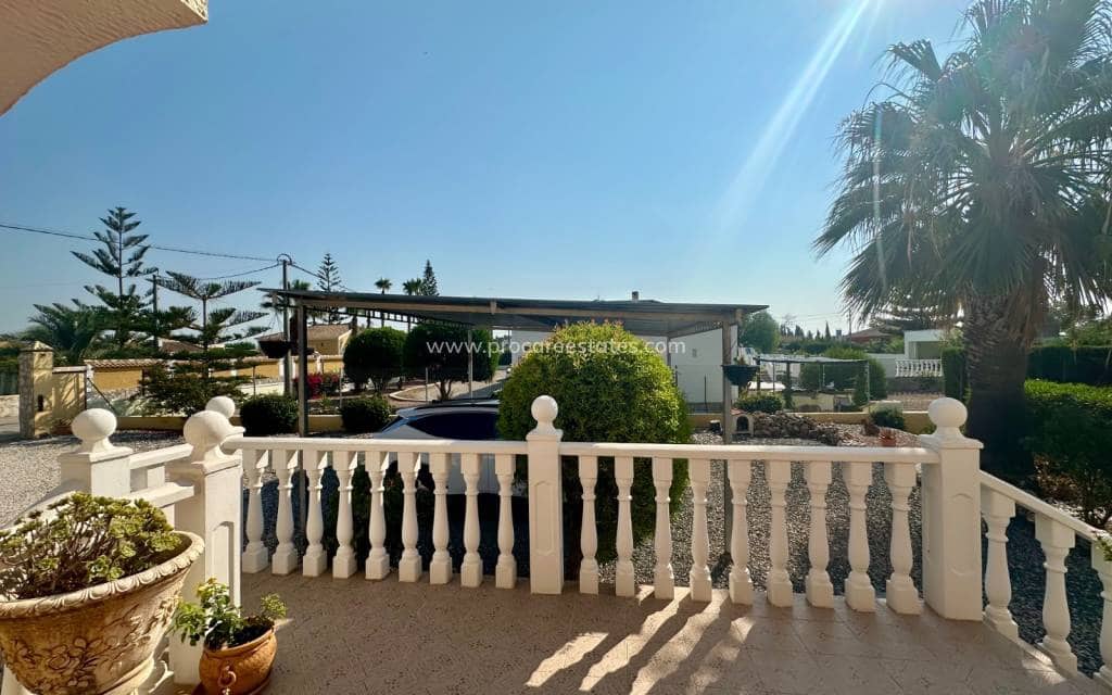 4 sypialnia Finka/Dom wiejski na sprzedaż w Catral z basenem garażem - 375 000 € (Ref: 9983907)