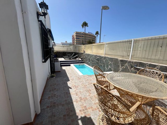 3 camera da letto Villa in vendita in Playa del Inglés, San Bartolomé de Tirajana con piscina garage - 710.000 € (Rif: 10008289)