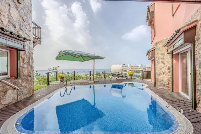 5 bedroom Villa for rent in San Agustín, San Bartolomé de Tirajana with pool garage - € 4,000 (Ref: 10008290)