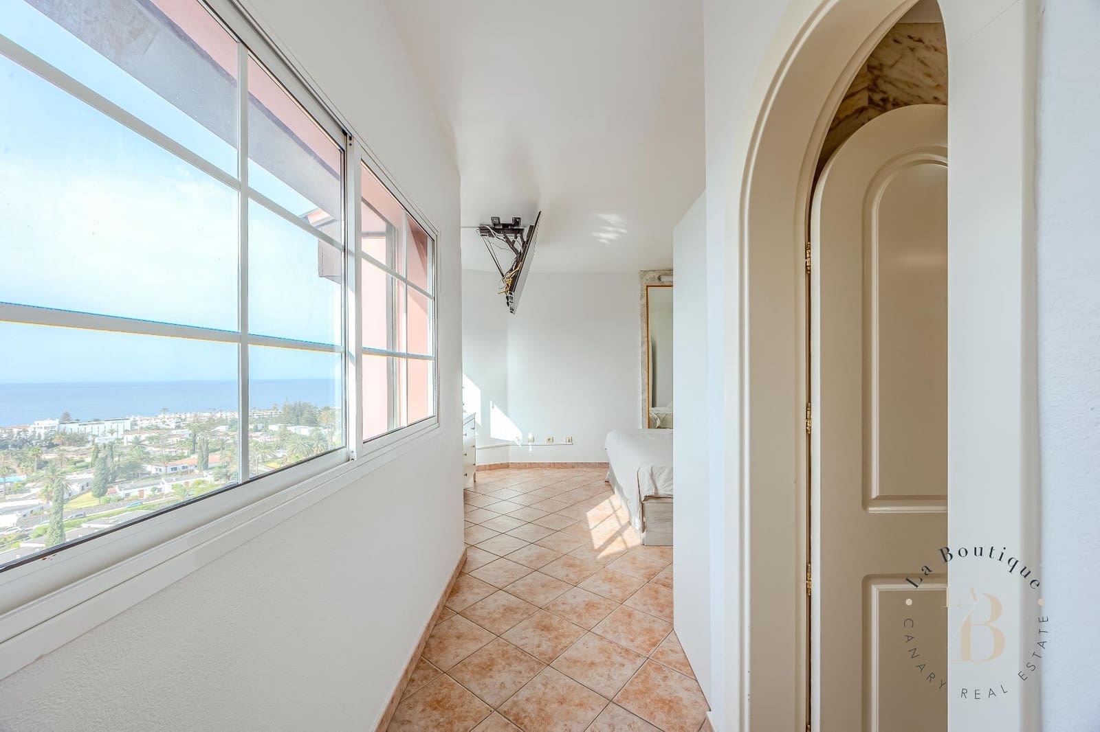 5 bedroom Villa for rent in San Agustin with pool garage - € 4,000 (Ref: 10008290)