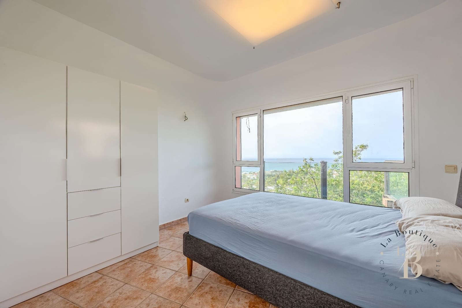 5 bedroom Villa for rent in San Agustin with pool garage - € 4,000 (Ref: 10008290)