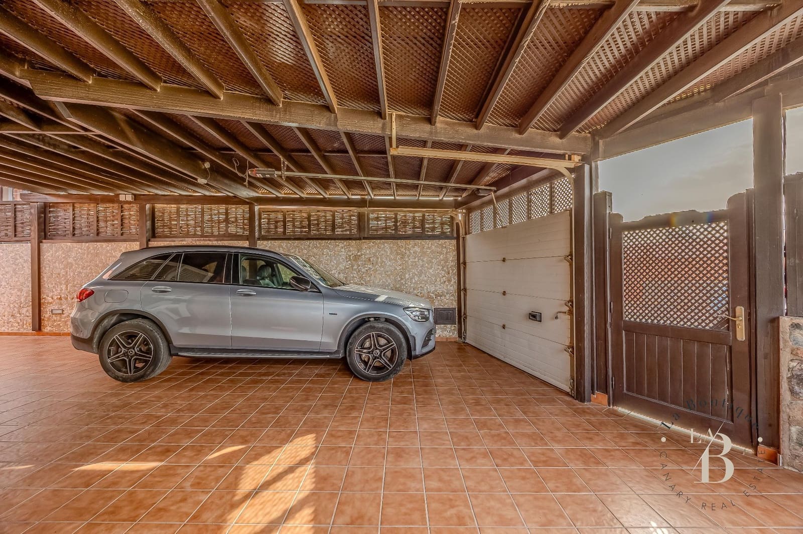 5 bedroom Villa for rent in San Agustin with pool garage - € 4,000 (Ref: 10008290)