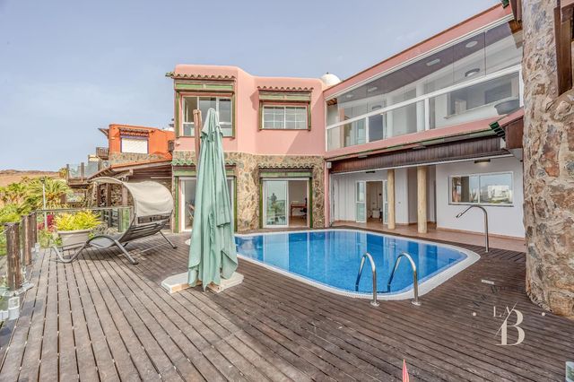 5 bedroom Villa for rent in San Agustín, San Bartolomé de Tirajana with pool garage - € 4,000 (Ref: 10008290)