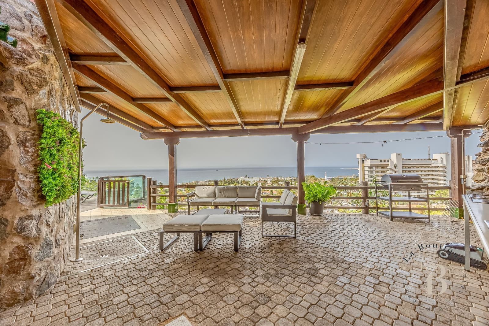 5 bedroom Villa for rent in San Agustin with pool garage - € 4,000 (Ref: 10008290)