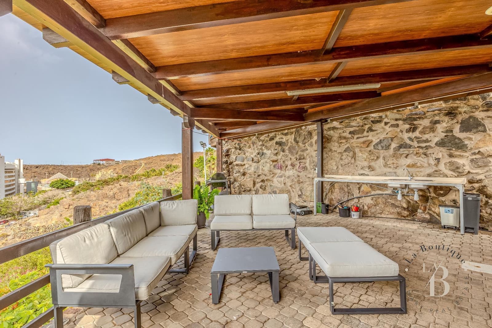 5 bedroom Villa for rent in San Agustin with pool garage - € 4,000 (Ref: 10008290)