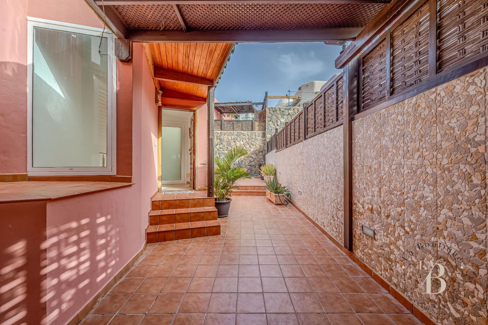 5 bedroom Villa for rent in San Agustin with pool garage - € 4,000 (Ref: 10008290)