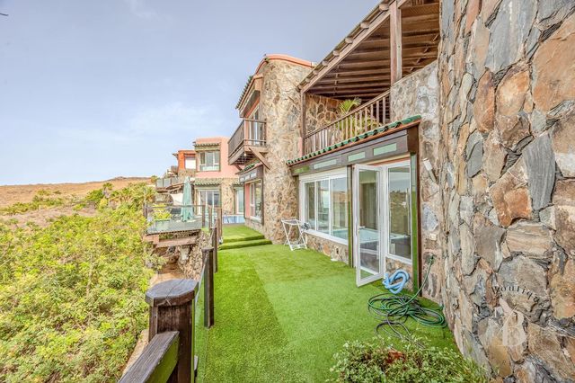 5 bedroom Villa for rent in San Agustín, San Bartolomé de Tirajana with pool garage - € 4,000 (Ref: 10008290)