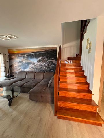 3 quarto Moradia para arrendar em Playa del Hombre, Telde com garagem - 2 200 € (Ref: 10063752)