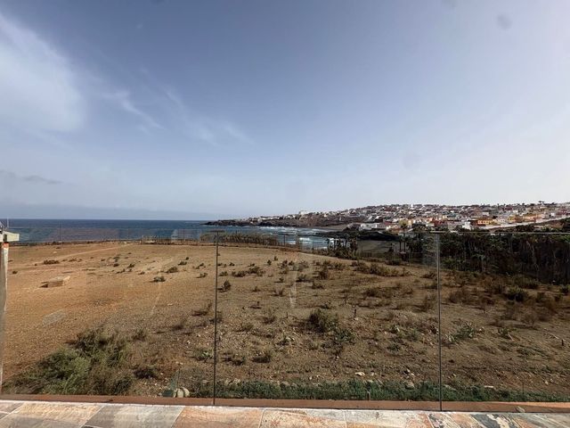 3 quarto Moradia para arrendar em Playa del Hombre, Telde com garagem - 2 200 € (Ref: 10063752)