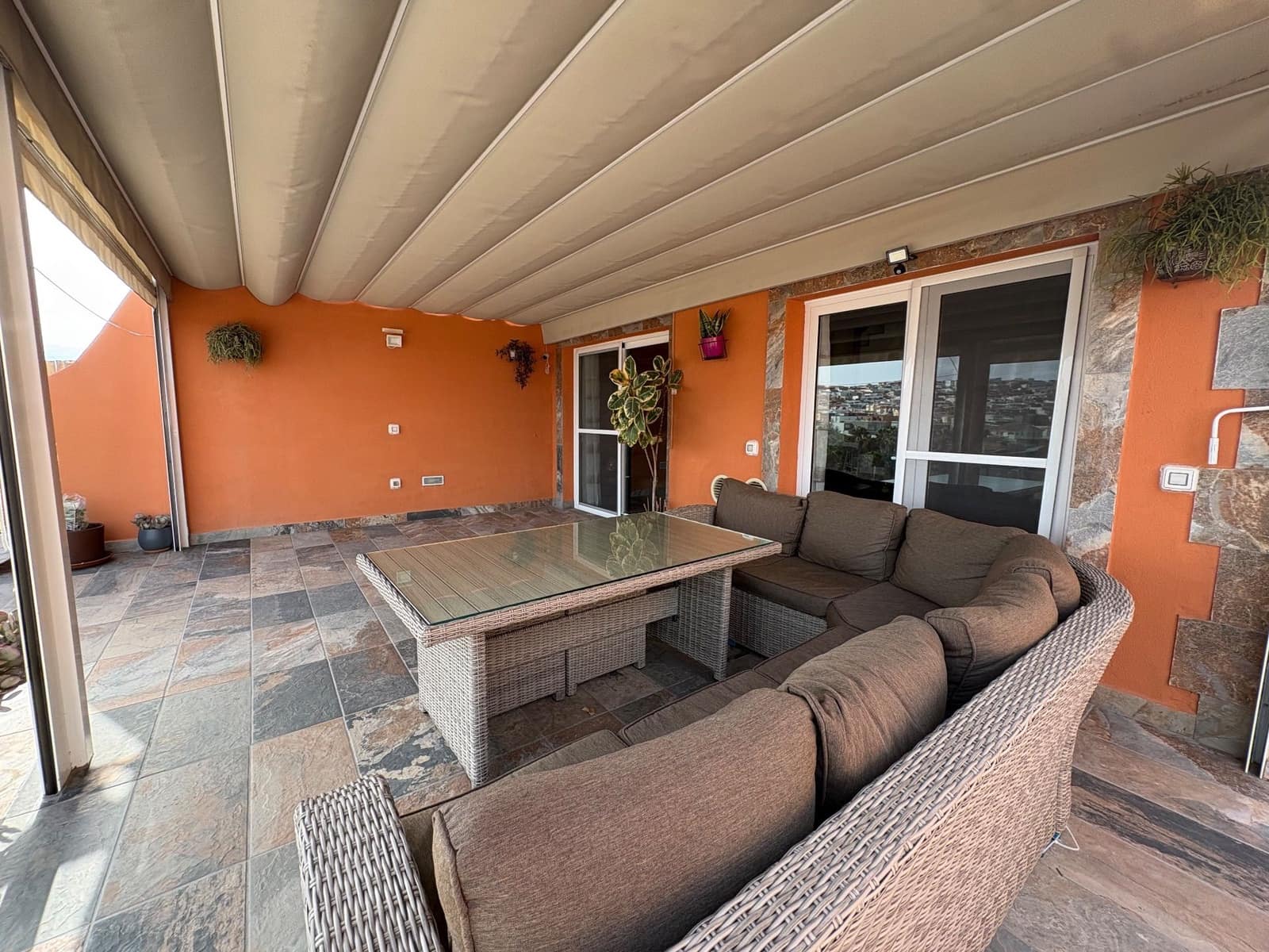 3 bedroom Villa for rent in Playa del Hombre with garage - € 2,200 (Ref: 10063752)