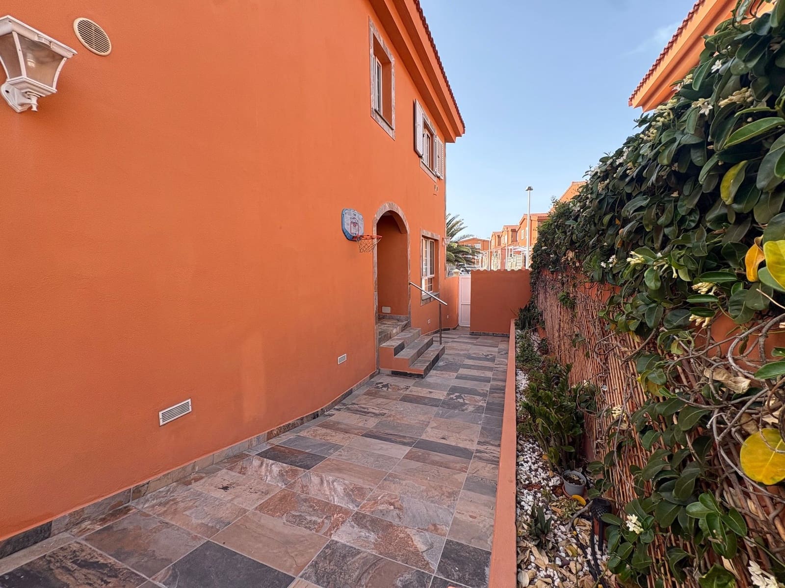 3 bedroom Villa for rent in Playa del Hombre with garage - € 2,200 (Ref: 10063752)