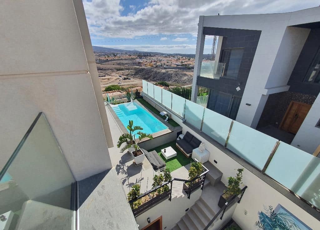 5 soverom Villa til salgs i Meloneras med svømmebasseng garasje - € 1 750 (Ref: 7707602)