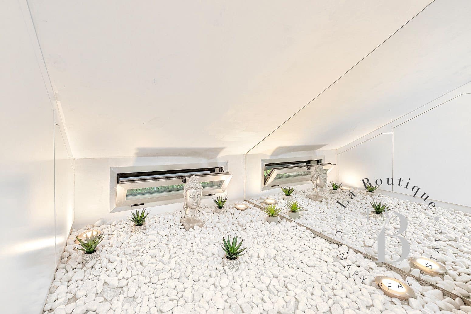 3 bedroom Bungalow for sale in Campo Internacional with pool garage - € 940,000 (Ref: 7739966)