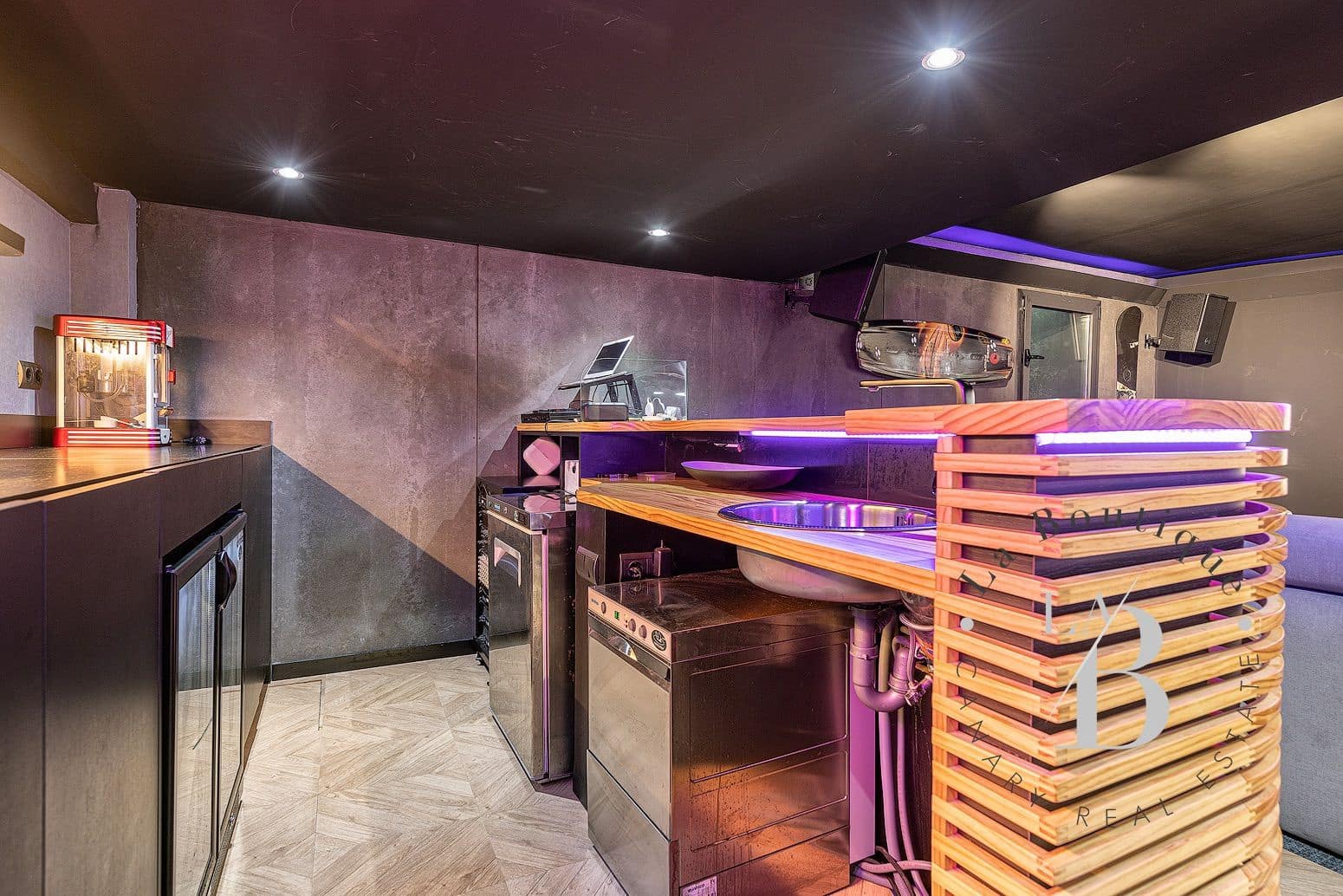 3 bedroom Bungalow for sale in Campo Internacional with pool garage - € 940,000 (Ref: 7739966)