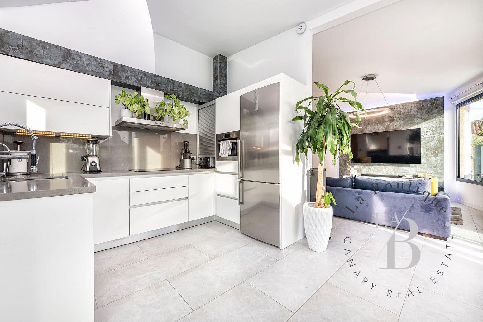 3 bedroom Bungalow for sale in Campo Internacional with pool garage - € 940,000 (Ref: 7739966)