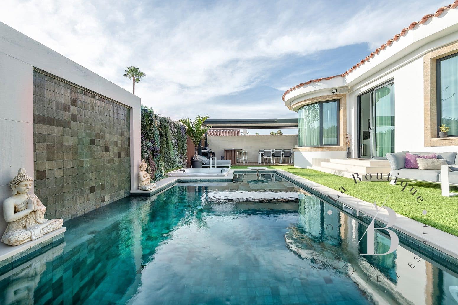 3 bedroom Bungalow for sale in Campo Internacional with pool garage - € 940,000 (Ref: 7739966)