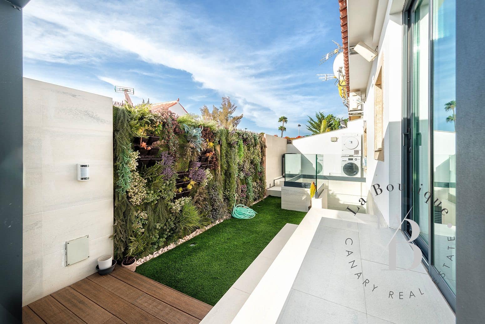 3 bedroom Bungalow for sale in Campo Internacional with pool garage - € 940,000 (Ref: 7739966)