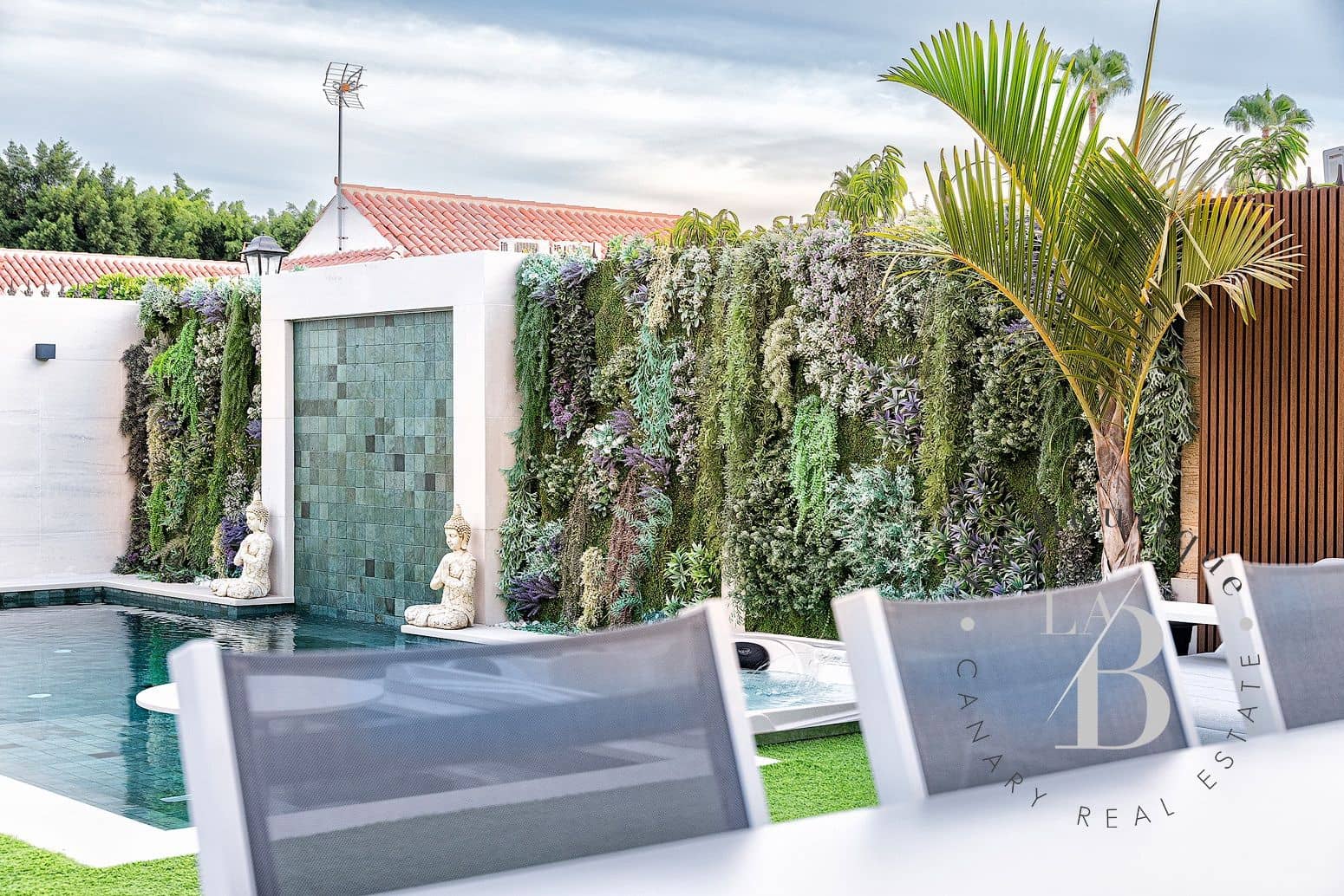 3 bedroom Bungalow for sale in Campo Internacional with pool garage - € 940,000 (Ref: 7739966)