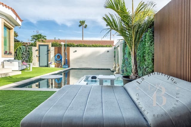 3 bedroom Bungalow for sale in Campo Internacional, San Bartolomé de Tirajana with pool garage - € 940,000 (Ref: 7739966)