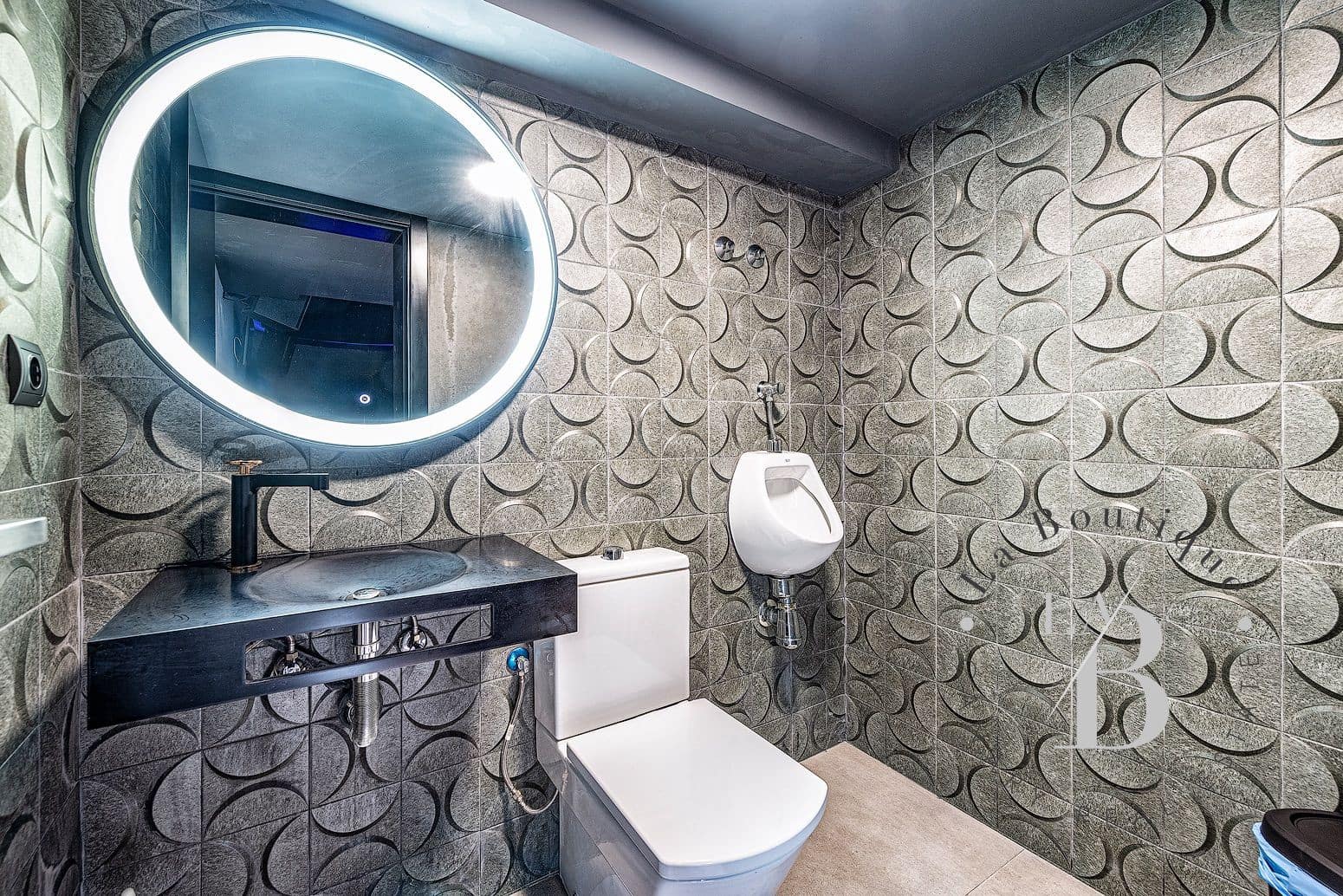 3 bedroom Bungalow for sale in Campo Internacional with pool garage - € 940,000 (Ref: 7739966)