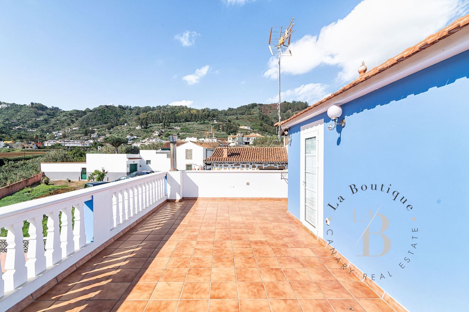 4 soveværelse Villa til salg i Teror med garage - € 550.000 (Ref: 7953752)