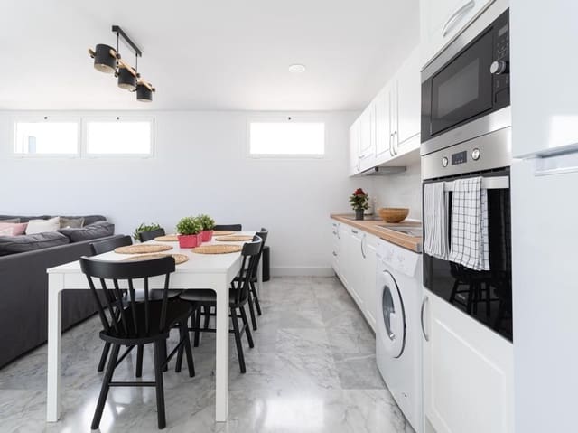 3 makuuhuone Huvila vuokrattavana paikassa Pasito Blanco, San Bartolomé de Tirajana mukana uima-altaan 
autotalli - 3 500 € (Ref: 8056418)