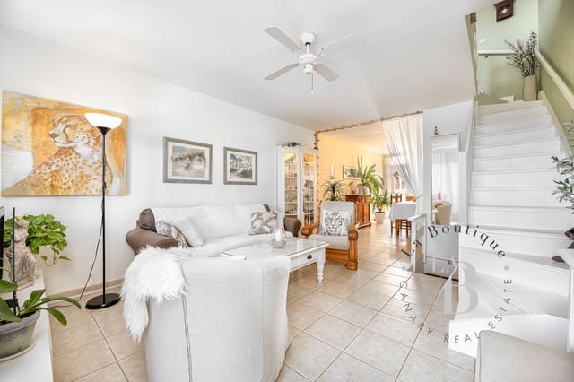 3 soveværelse Semi-Rækkehus til salg i San Agustín, San Bartolomé de Tirajana med swimmingpool - € 290.000 (Ref: 8064542)