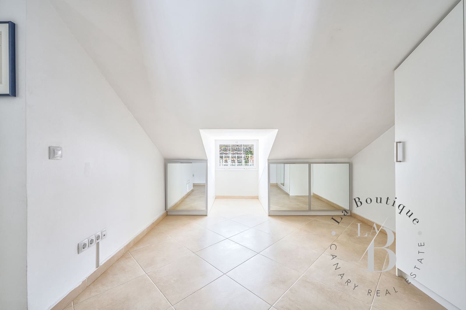 4 soveværelse Villa til salg i Playa de Mogan med garage - € 950.000 (Ref: 8287187)