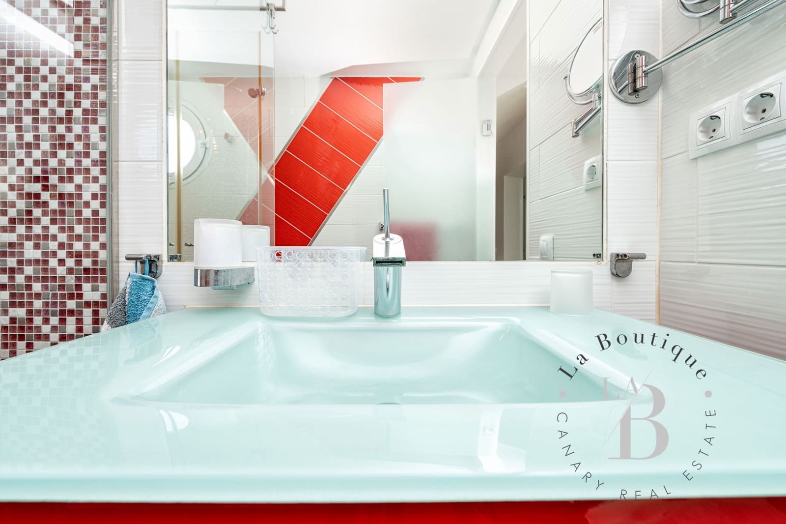 4 soveværelse Villa til salg i Playa de Mogan med garage - € 950.000 (Ref: 8287187)