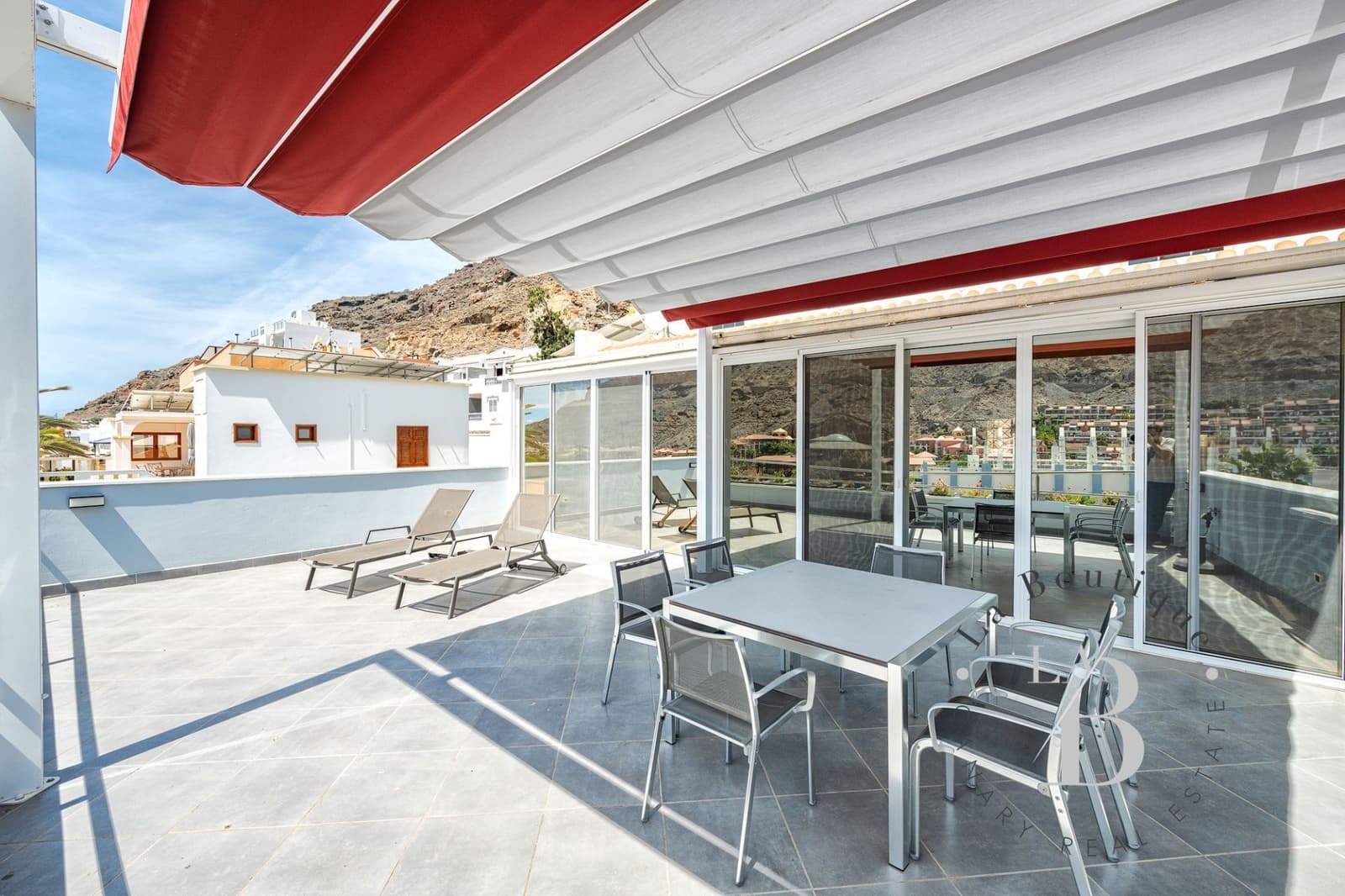 4 soveværelse Villa til salg i Playa de Mogan med garage - € 950.000 (Ref: 8287187)