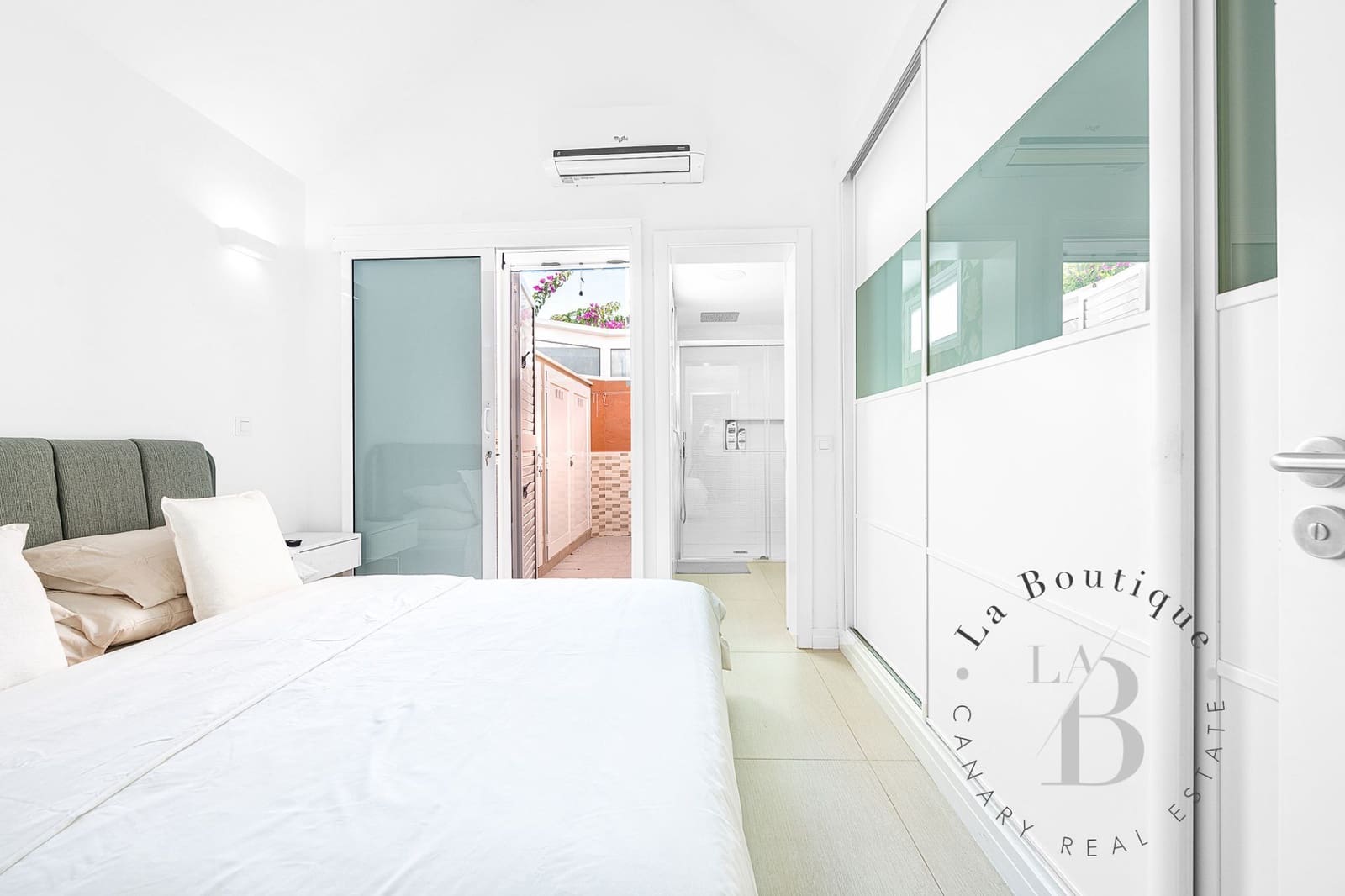 2 bedroom Bungalow for holiday rental in Campo Internacional with pool garage - € 1,000 (Ref: 8415052)