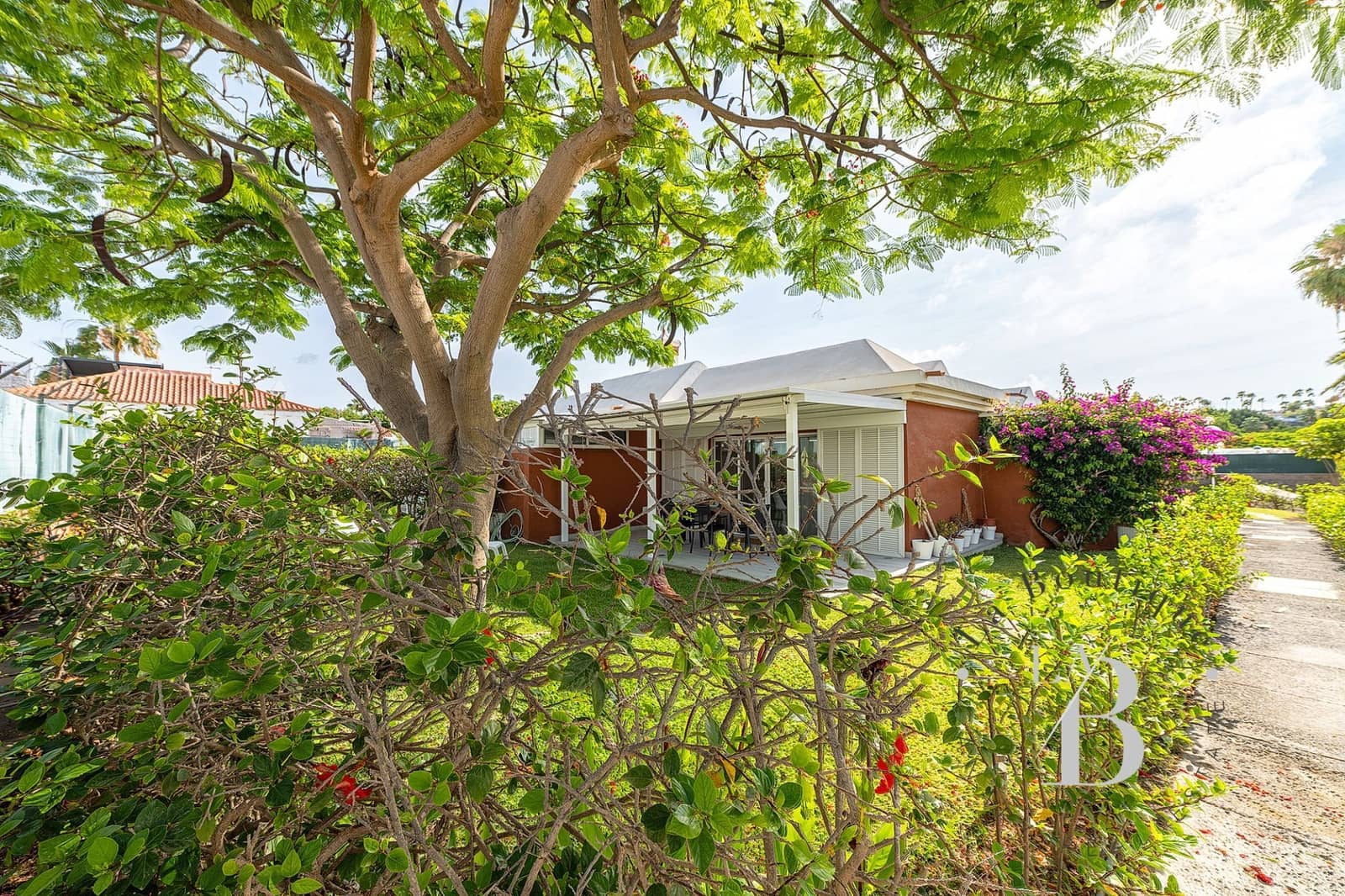 2 bedroom Bungalow for holiday rental in Campo Internacional with pool garage - € 1,000 (Ref: 8415052)