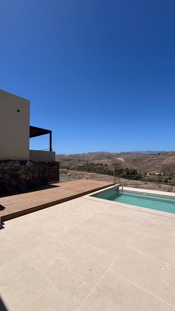 3 soveværelse Villa til salg i Salobre Golf med swimmingpool garage - € 745.000 (Ref: 8422937)