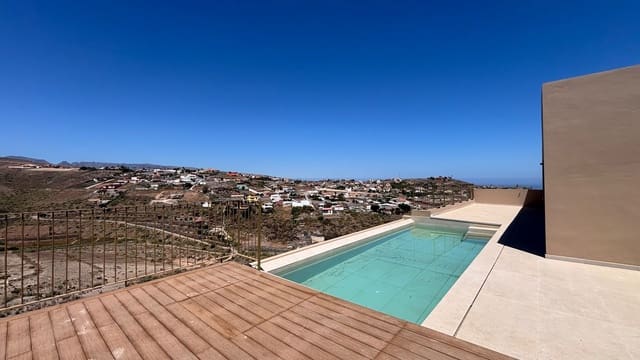 3 quarto Moradia para venda em Salobre Golf, San Bartolomé de Tirajana com piscina garagem - 745 000 € (Ref: 8422937)