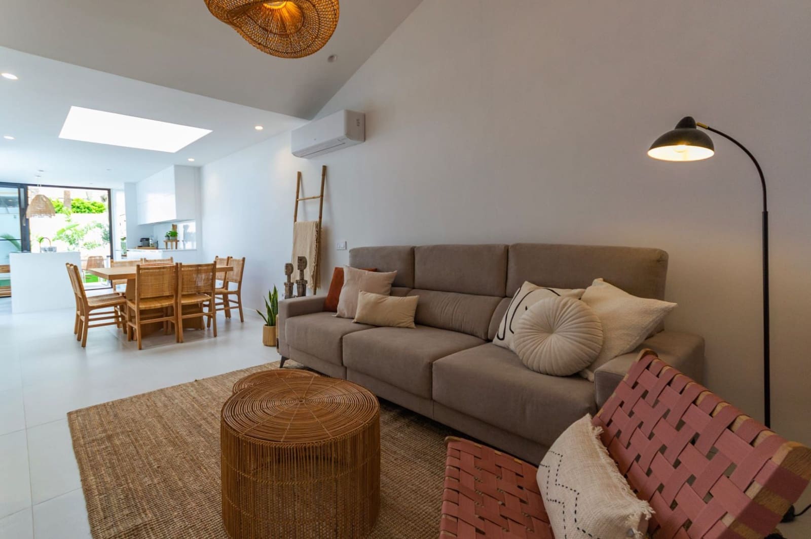 3 bedroom Villa for rent in Campo Internacional with pool - € 3,500 (Ref: 8488683)