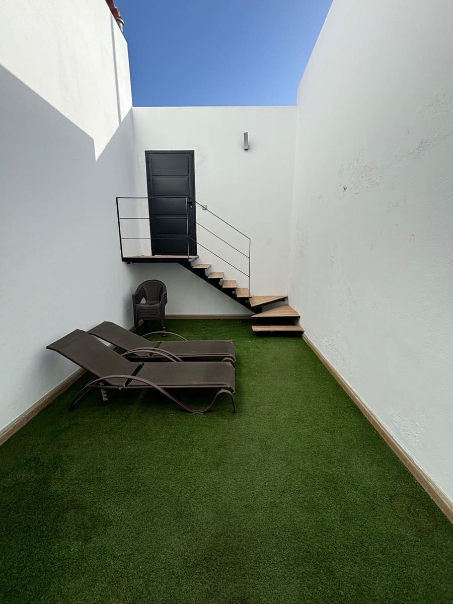 2 soveværelse Lejlighed til leje i Sonneland med swimmingpool garage - € 1.500 (Ref: 8567790)