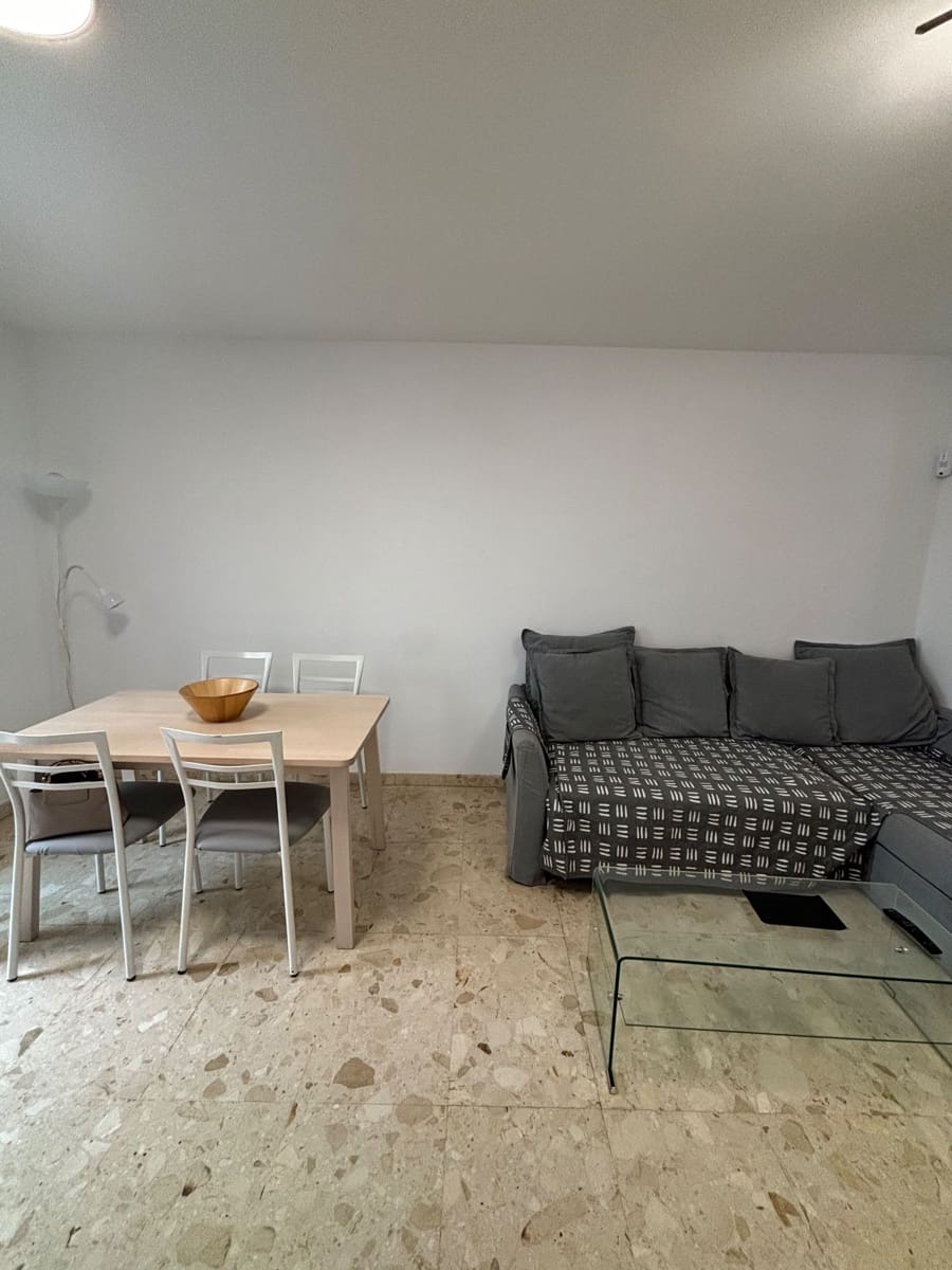 2 soveværelse Lejlighed til leje i Sonneland med swimmingpool garage - € 1.500 (Ref: 8567790)