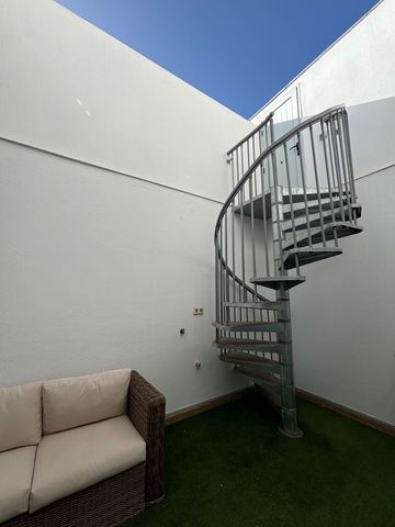 2 soveværelse Lejlighed til leje i Sonneland, San Bartolomé de Tirajana med swimmingpool garage - € 1.500 (Ref: 8567790)