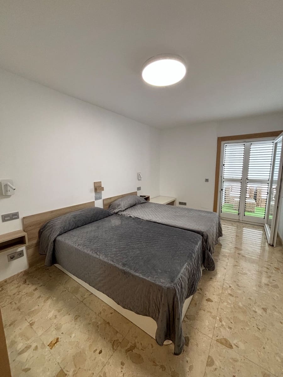 2 soveværelse Lejlighed til leje i Sonneland med swimmingpool garage - € 1.500 (Ref: 8567790)