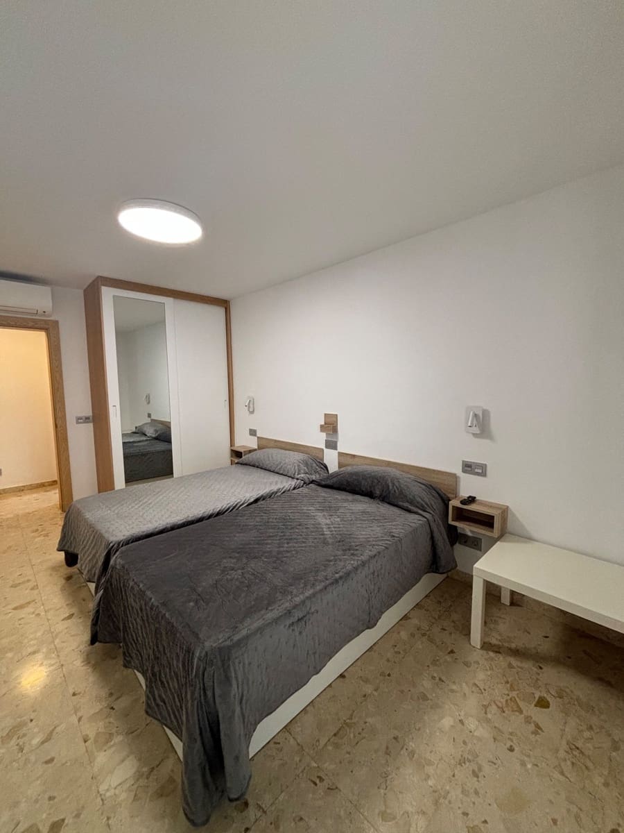 2 soveværelse Lejlighed til leje i Sonneland med swimmingpool garage - € 1.500 (Ref: 8567790)