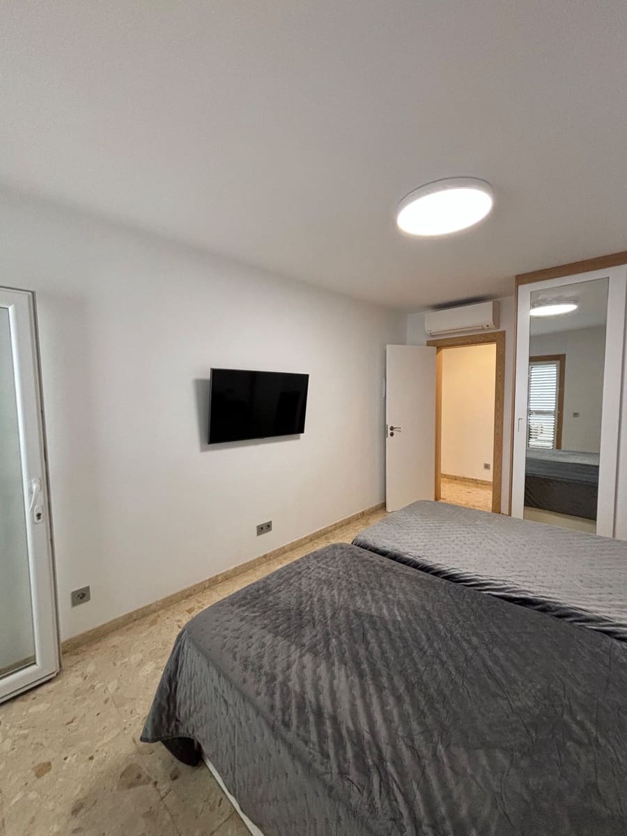 2 soveværelse Lejlighed til leje i Sonneland med swimmingpool garage - € 1.500 (Ref: 8567790)
