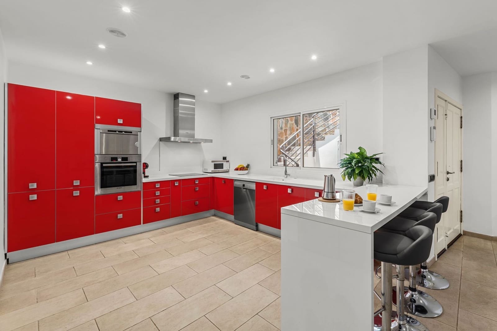 3 bedroom Villa for rent in San Agustin with garage - € 3,000 (Ref: 8723641)