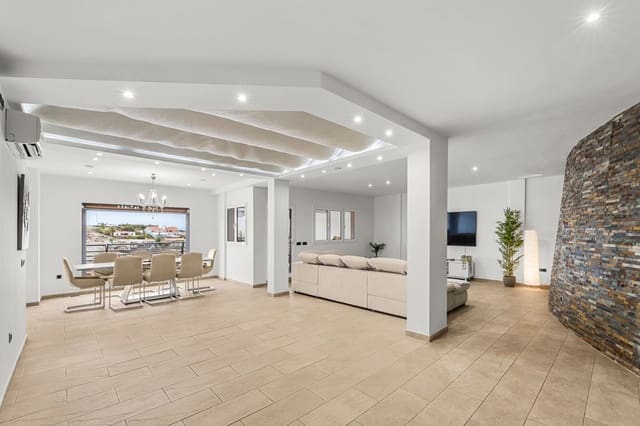 3 bedroom Villa for rent in San Agustín, San Bartolomé de Tirajana with garage - € 3,000 (Ref: 8723641)