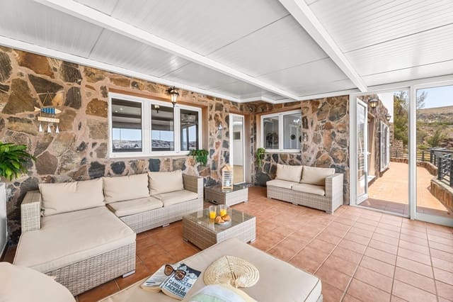 3 bedroom Villa for rent in San Agustín, San Bartolomé de Tirajana with garage - € 3,000 (Ref: 8723641)