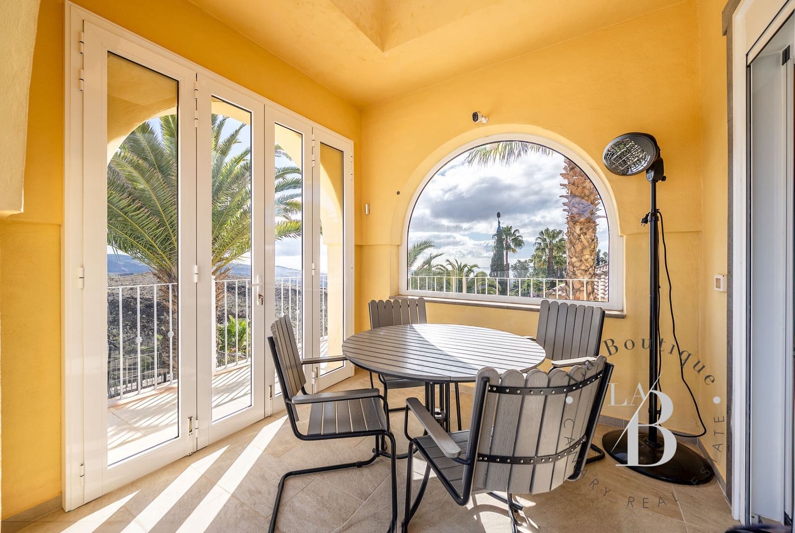 5 soverom Villa til salgs i Monte Leon med svømmebasseng garasje - € 1 035 000 (Ref: 8800778)