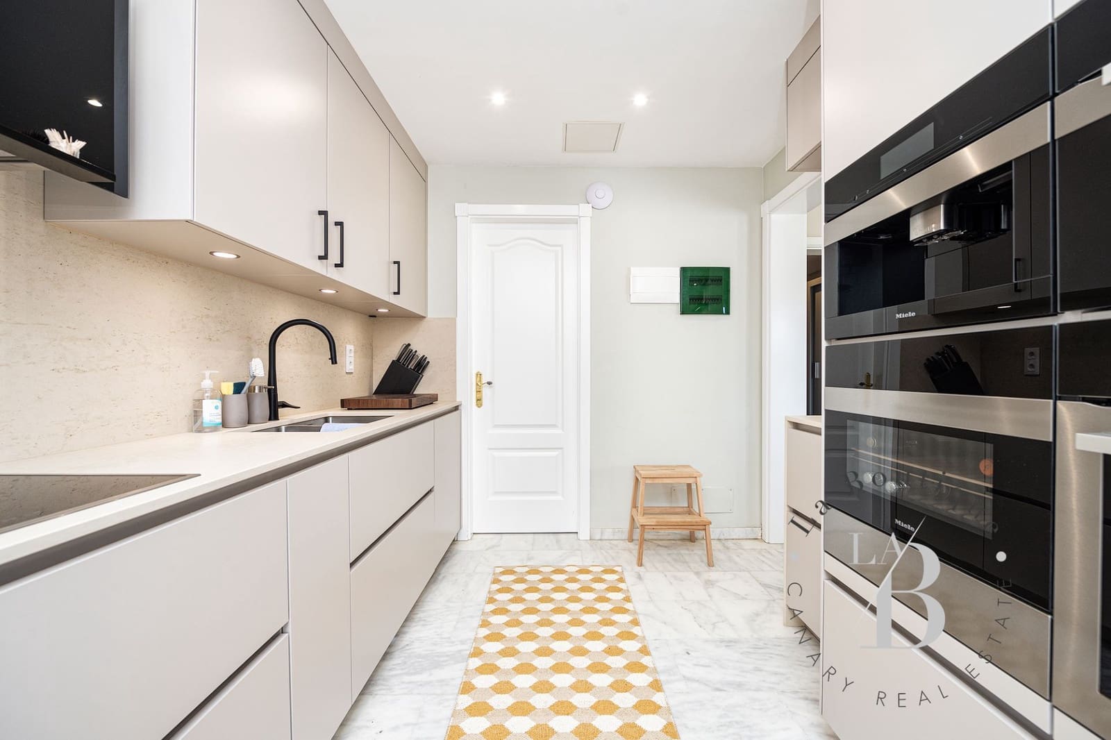 5 soverom Villa til salgs i Monte Leon med svømmebasseng garasje - € 1 035 000 (Ref: 8800778)