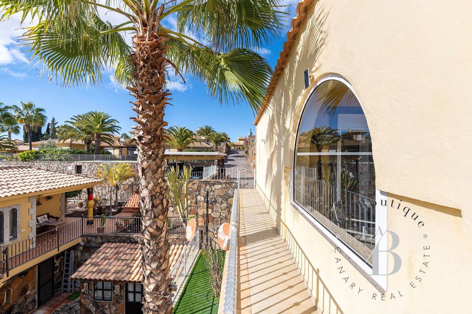 5 soverom Villa til salgs i Monte Leon med svømmebasseng garasje - € 1 035 000 (Ref: 8800778)