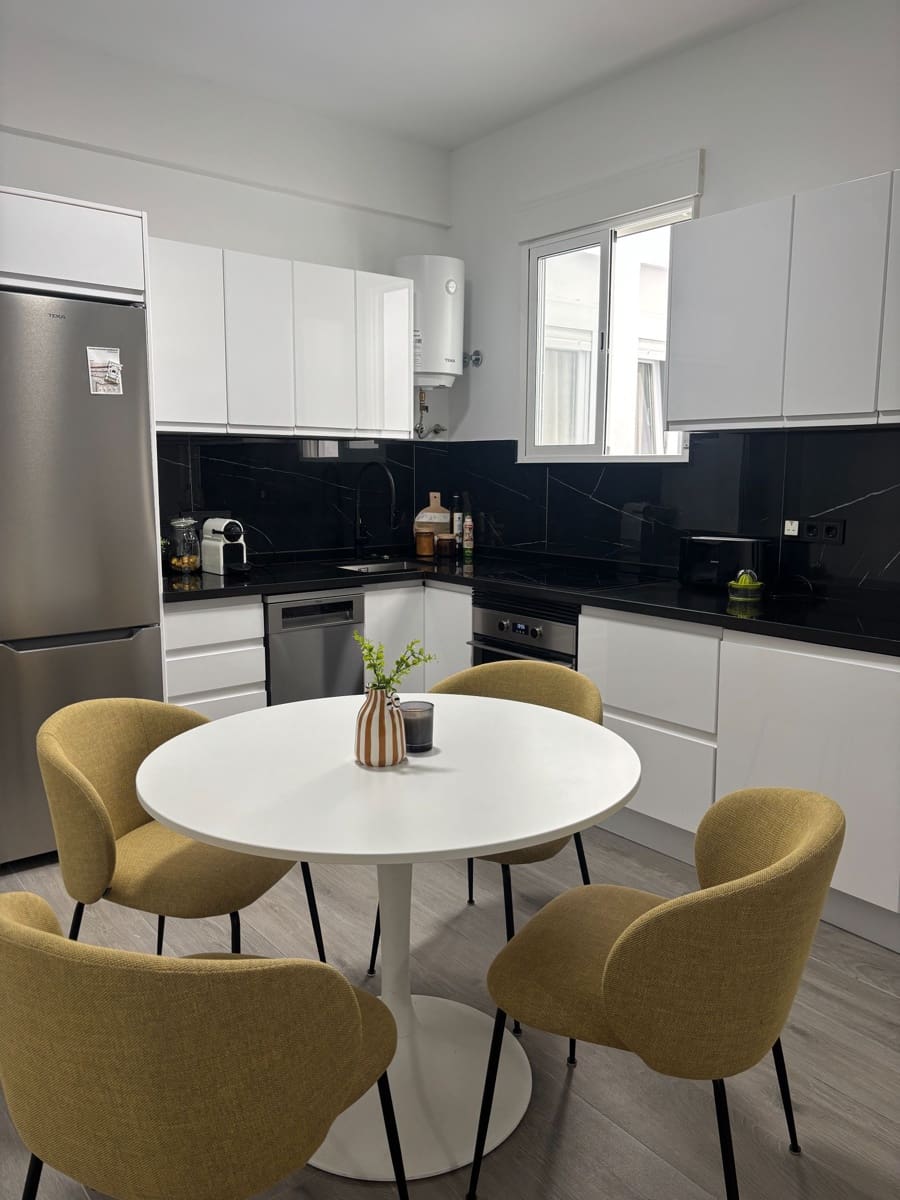 2 bedroom Flat for rent in Las Palmas de Gran Canaria - € 980 (Ref: 8892703)